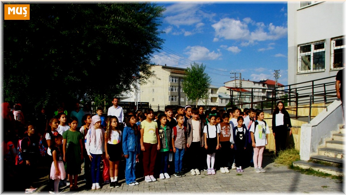 Malazgirt'te ilk ders zili çaldı