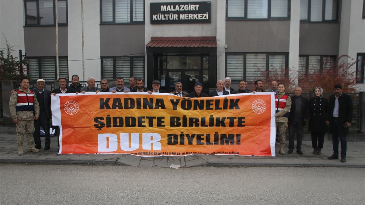 Malazgirt'te "Kadına Yönelik Şiddete Hayır" paneli