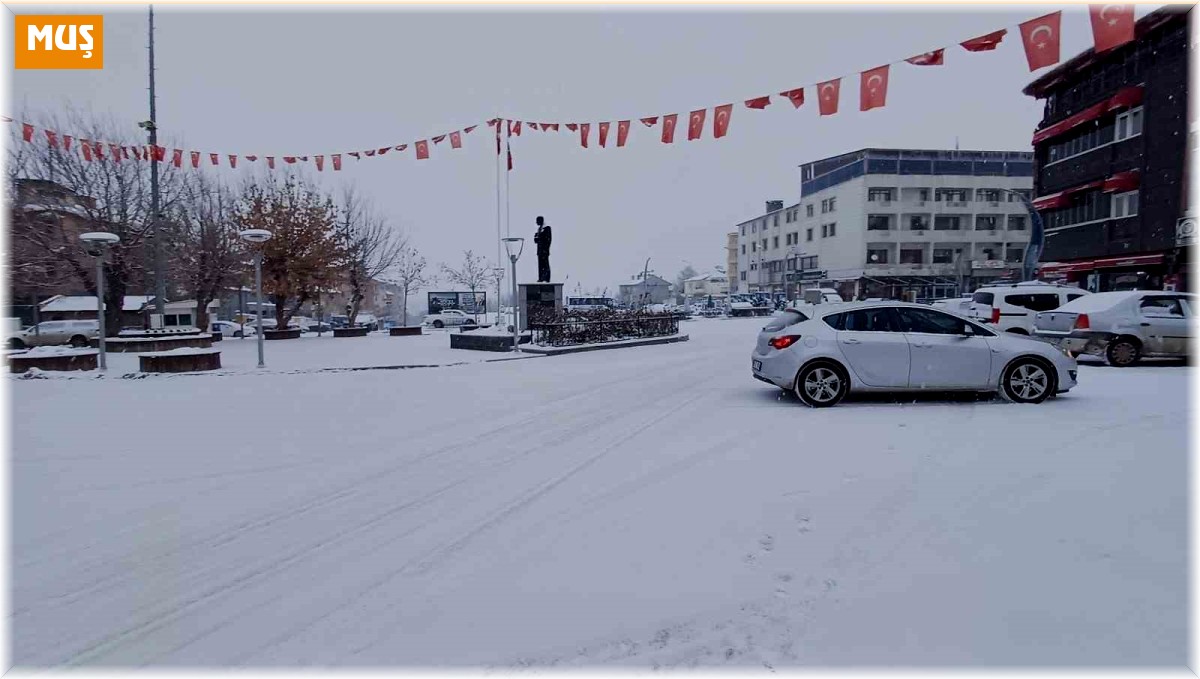 Malazgirt'te kar yağışı