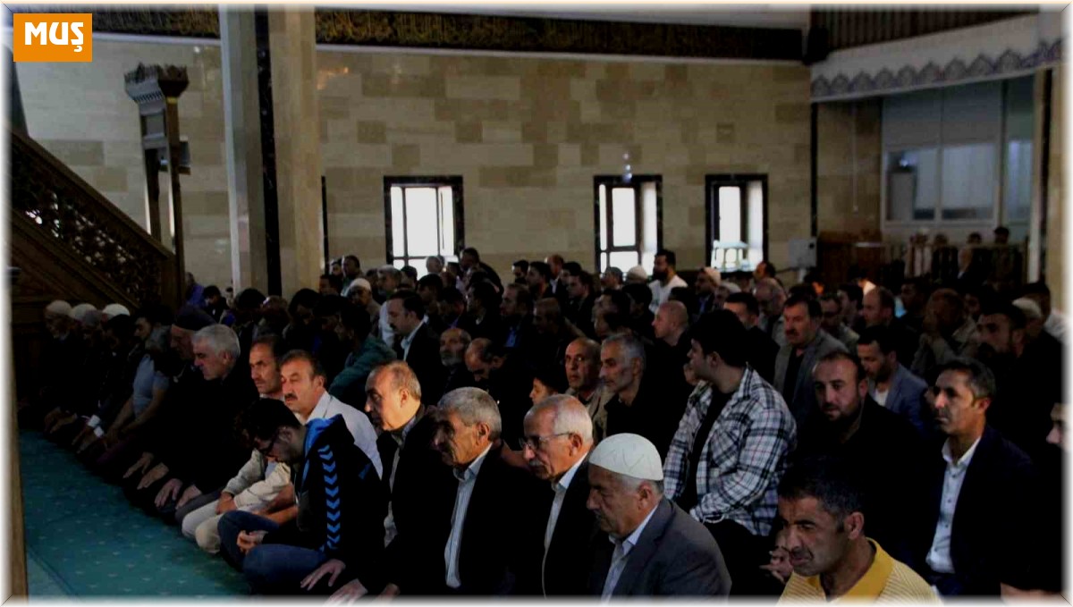 Malazgirt'te Kurban Bayramı namazı kılındı