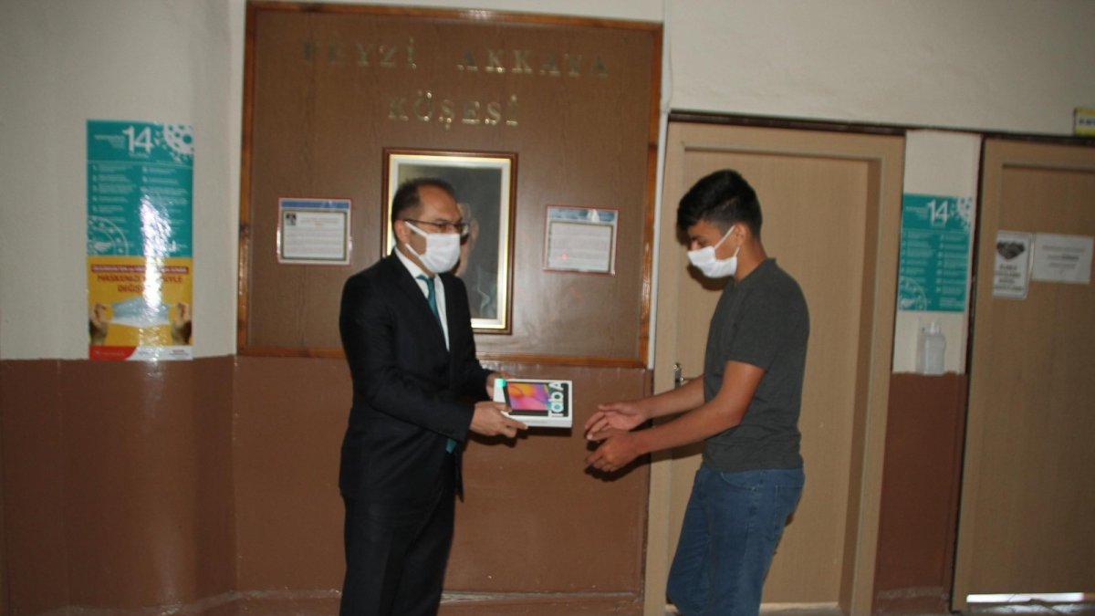 Malazgirt'te okul yenileme çalışması