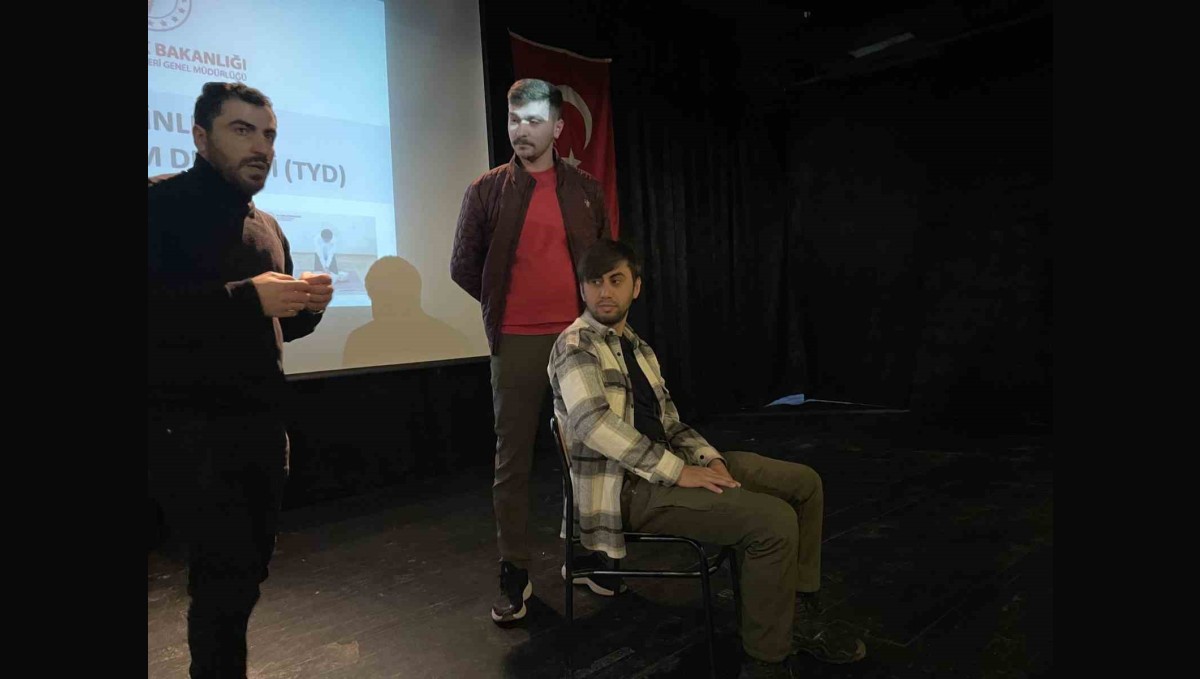 Malazgirt'te sertifikalı ilk yardım eğitimi verildi