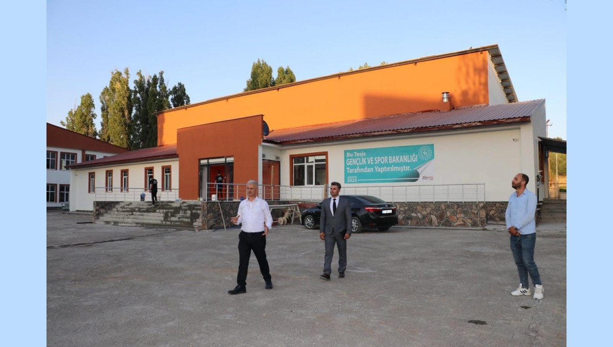 Malazgirt'te spor ve gençlik yatırımları sürüyor