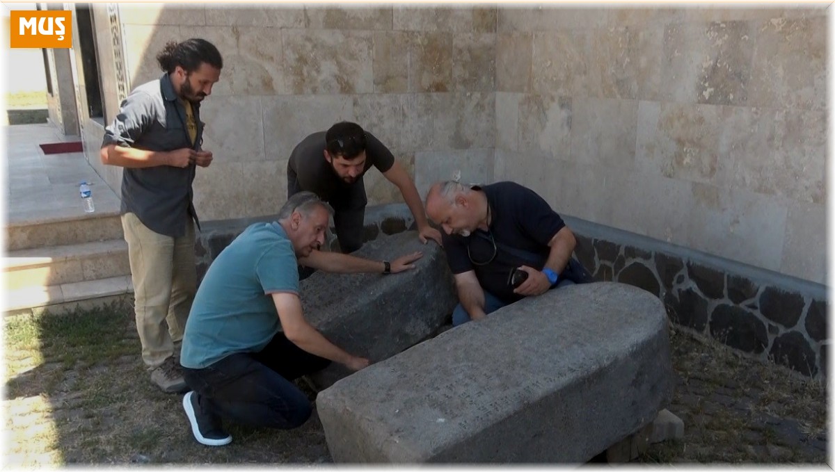 Malazgirt'te Urartu dönemine ait yazıtlar keşfedildi