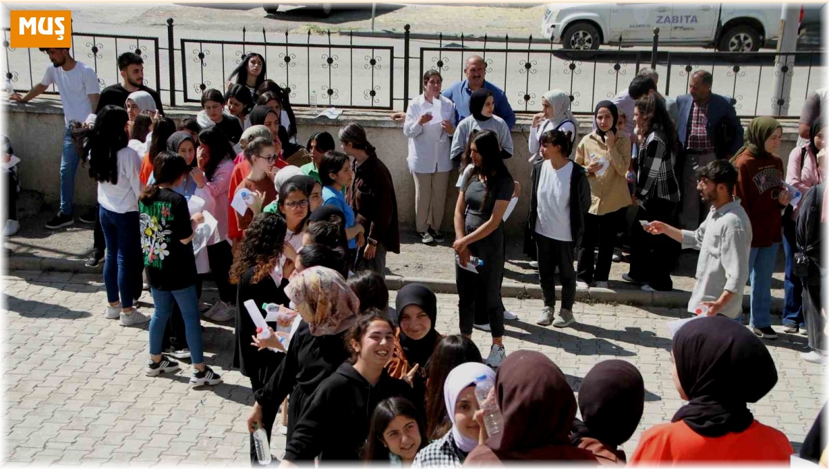 Malazgirt'te YKS heyecanı yaşanıyor