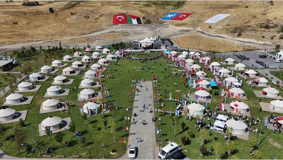 Malazgirt Zaferi'nin 954'üncü yıl dönümü kutlamaları Ahlat'ta başladı