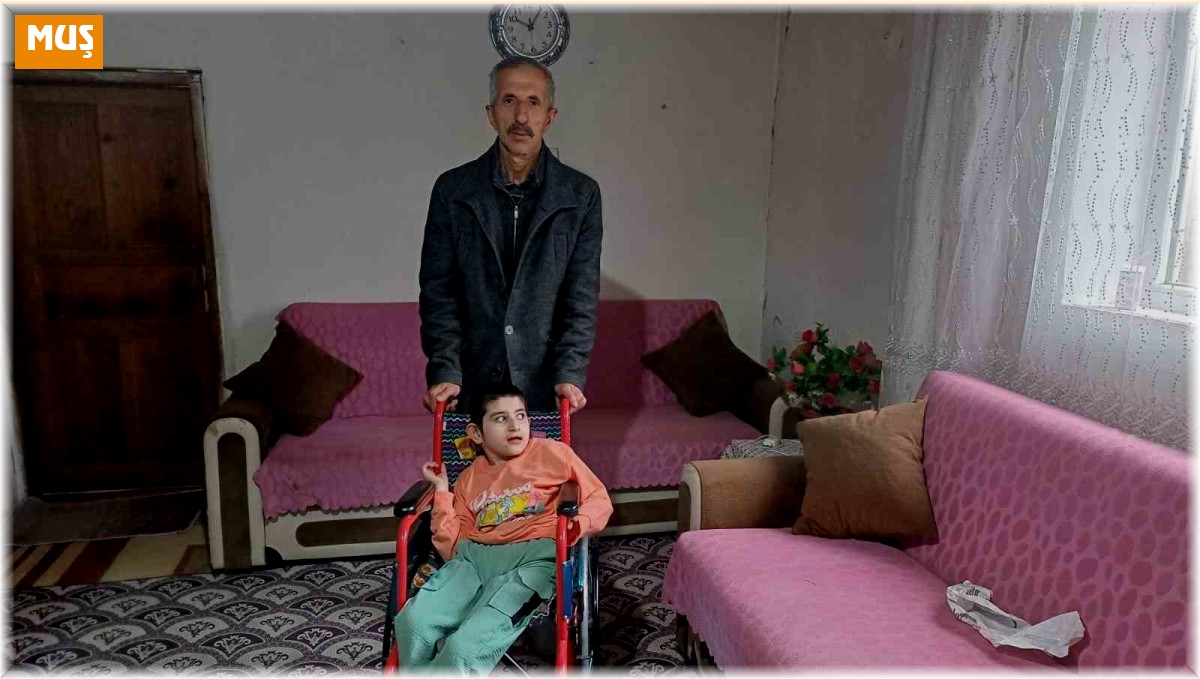 Malazgirtli muhtardan tekerlekli sandalye desteği