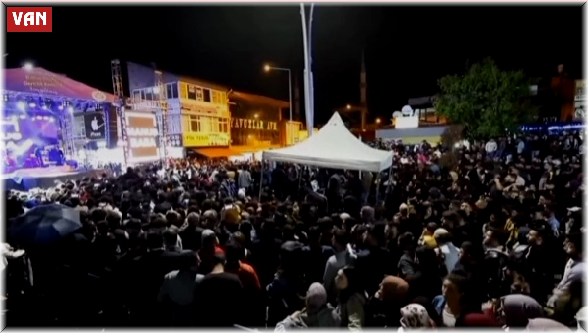 Manuş Baba sevenleriyle buluştu