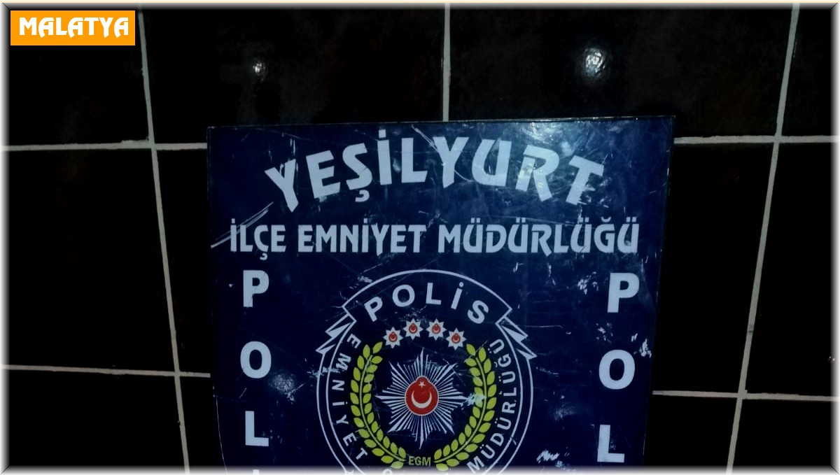 Market çalışanının örnek hareketi