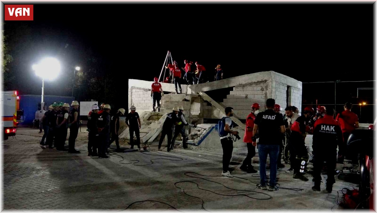 Marmara depreminin yıl dönümünde gerçeği aratmayan tatbikat