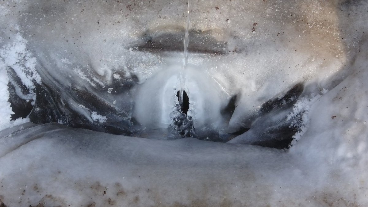 Mart ayında dondurucu soğuklar, araçlar çalışmadı