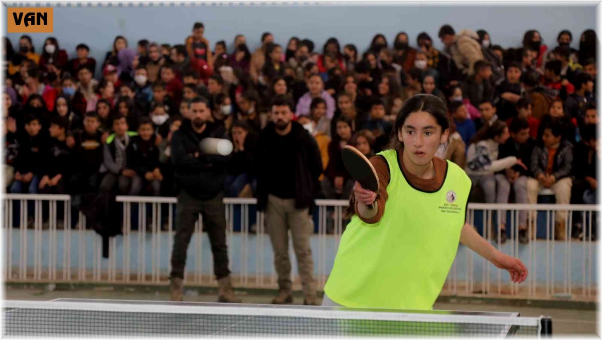 Masa tenisinde kupalar sahiplerini buldu