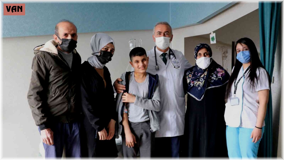'Masada kalırsın' denilen 12 yaşındaki çocuk Van'da sağlığına kavuştu