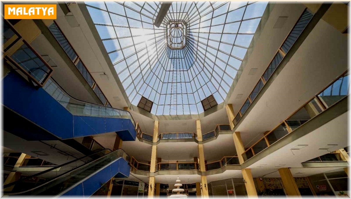 Matim İş merkezinde bulunan dükkanlar açılmak için gün sayıyor