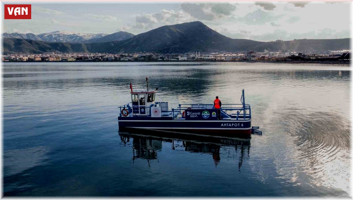 Mavi Nefes Projesi kapsamında Van Gölü'nde temizliğe başlandı
