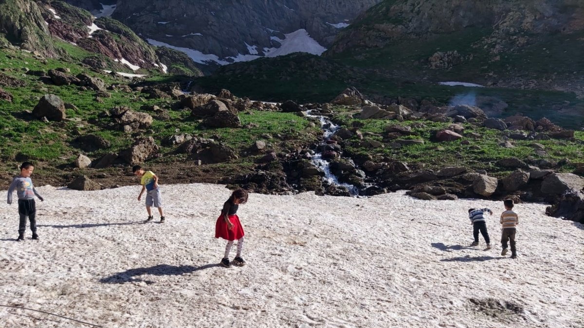 Mayıs ayında doyasıya kartopu keyfi