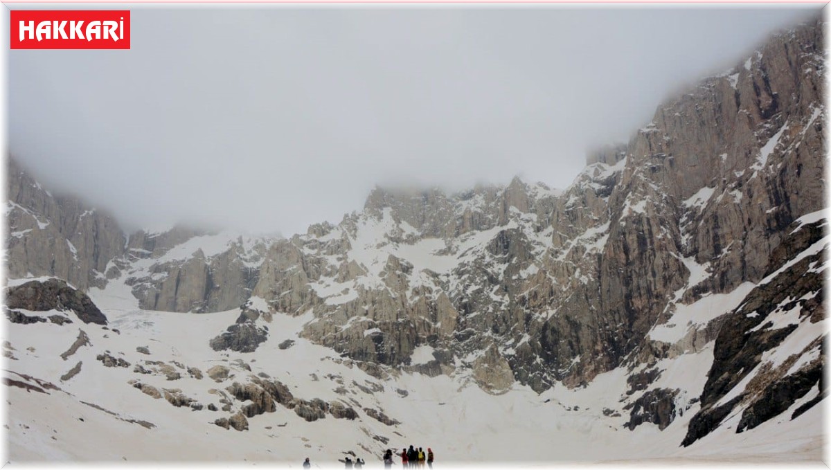 Mayıs ayında karda kayma keyfi