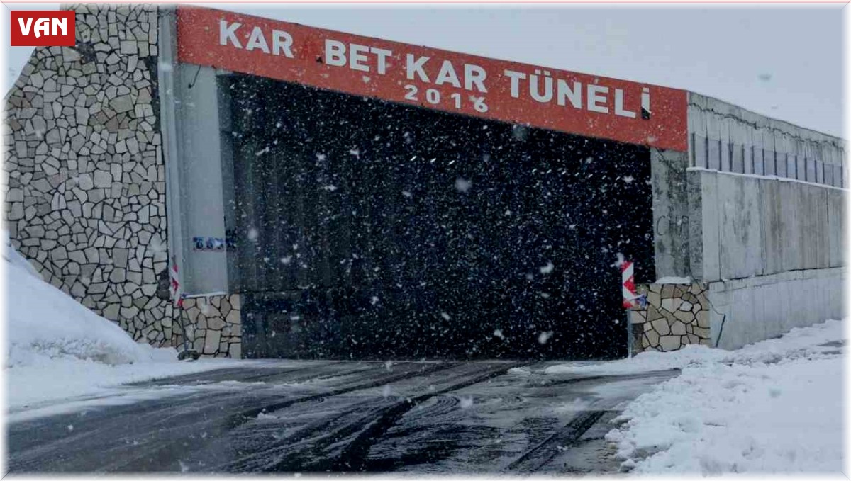 Mayıs karı Bahçesaray yolunda etkili oldu