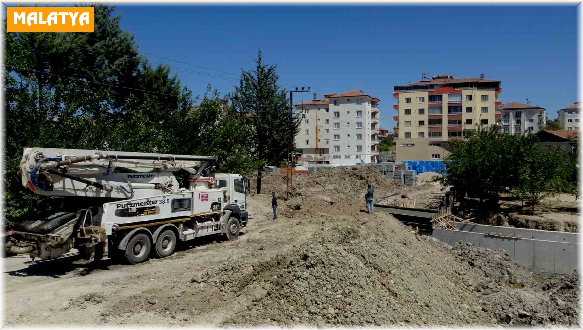 Menfez çalışması sırasında akıma kapılan genç yaralandı
