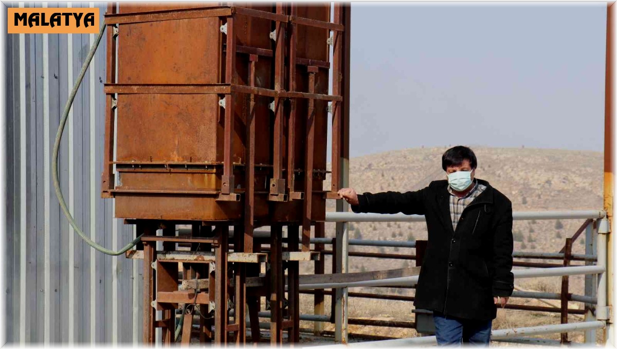 Merakı, sudan elektrik üreten cihaz yaptırdı