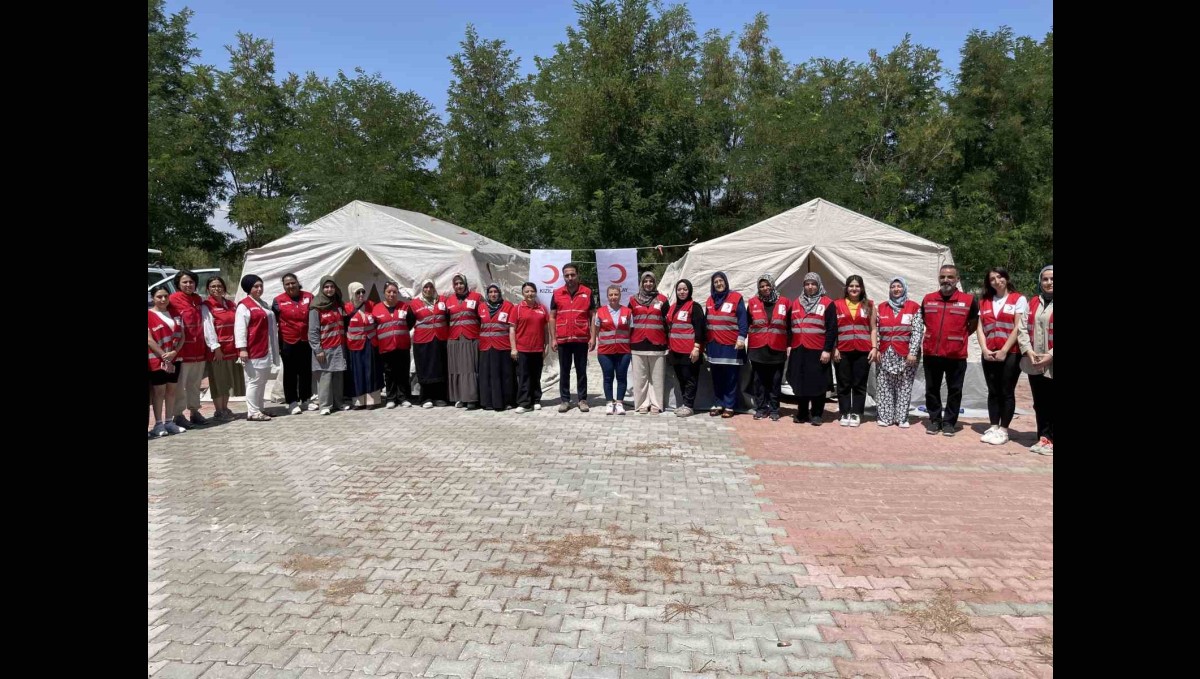 Merhamet Çınarları Kızılay Kadın Gönüllüleri Malazgirt'te