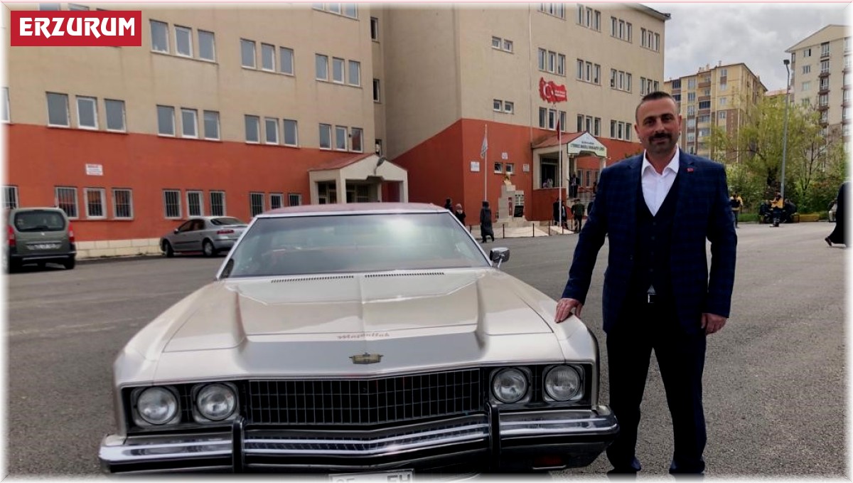 Merhum Alparslan Türkeş'in otomobiliyle oy kullanmaya geldi