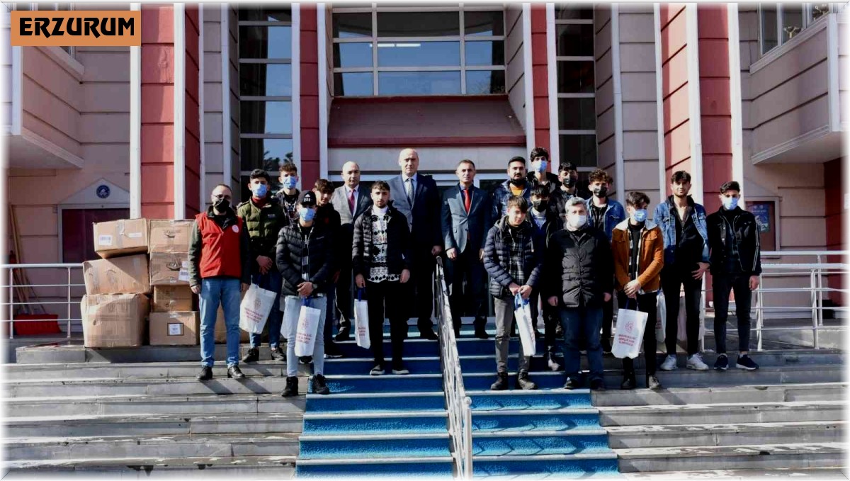 'Merkezim Her Yerde' gençlerin hizmetinde