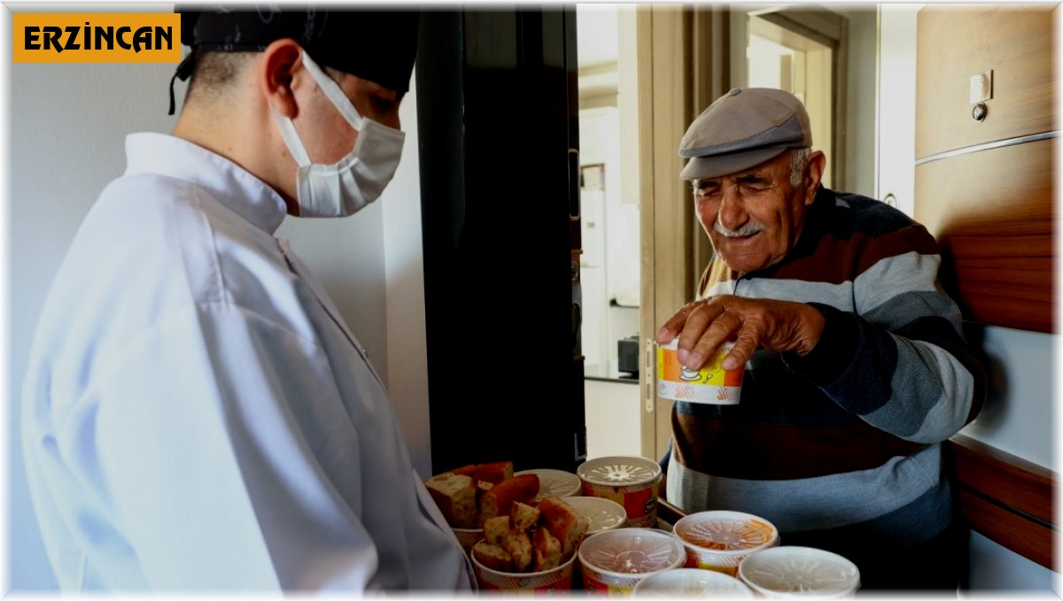 Meslek lisesi öğrencileri binlerce ailenin yüzünü güldürüyor