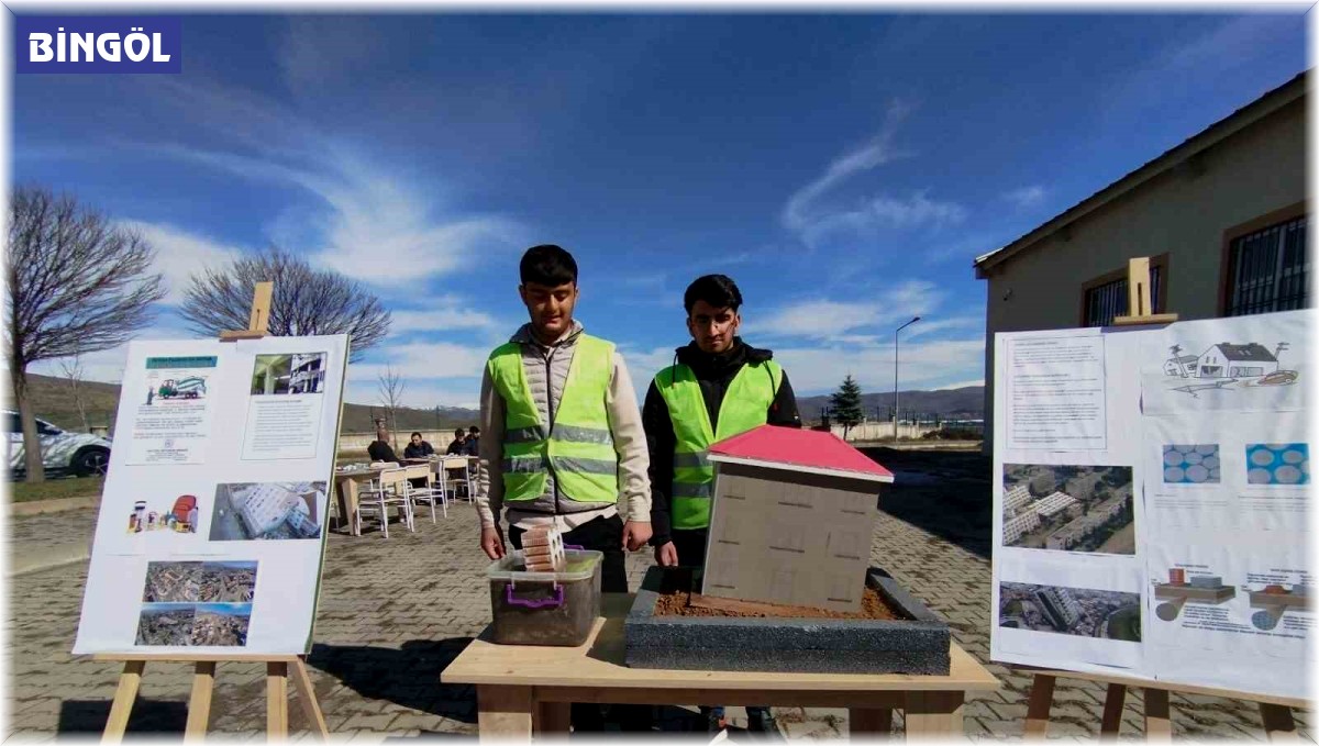 Meslek lisesi öğrencileri, deprem gerçeğine dikkat çekti