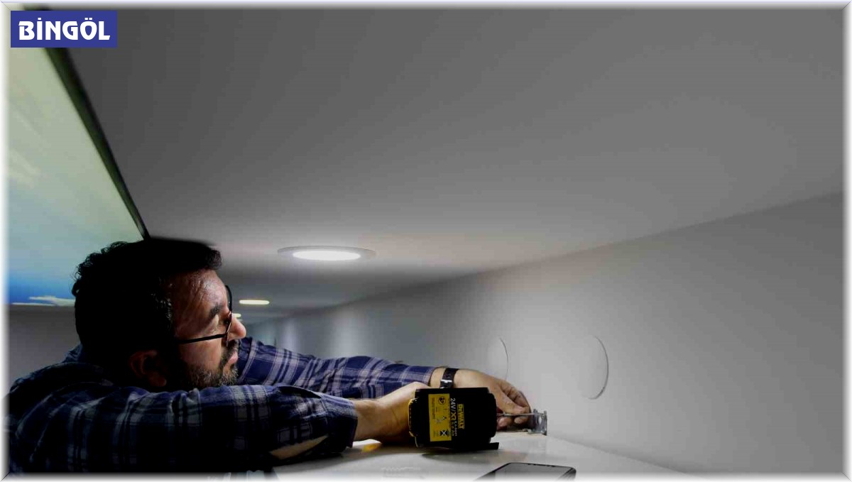 Meslek lisesi öğrencileri depremde düşmesi muhtemel eşyaları ücretsiz sabitliyor