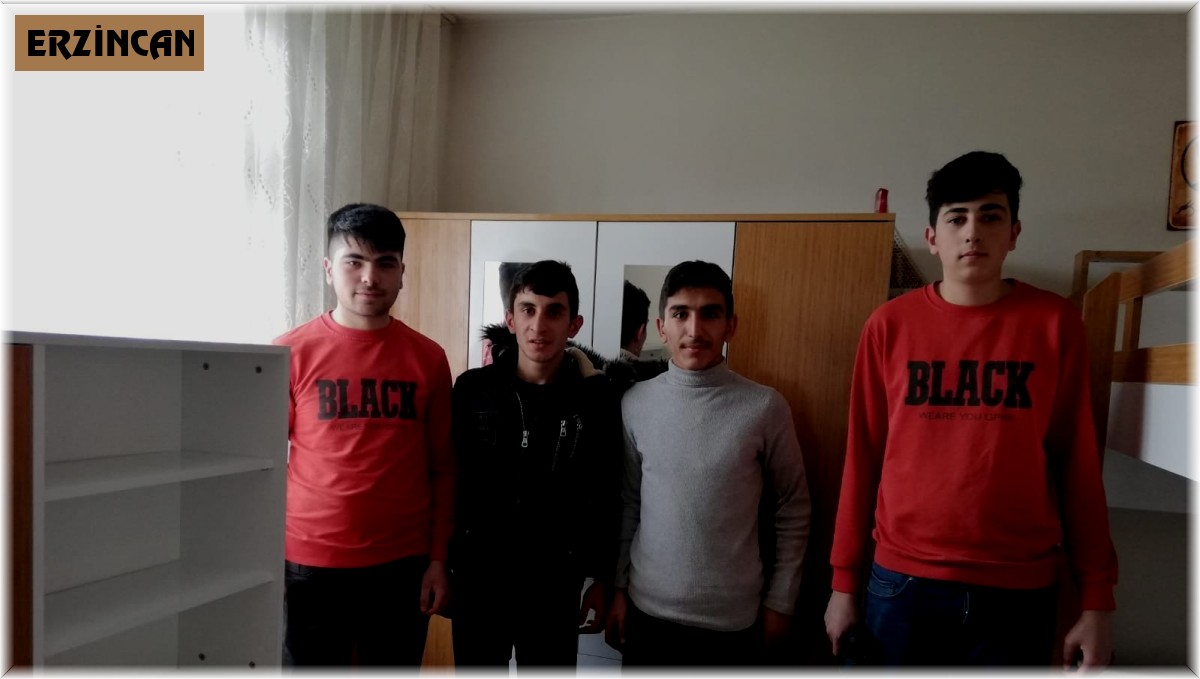 Meslek lisesi öğrencileri ihtiyaçlı ailelerin yanlarında oluyor