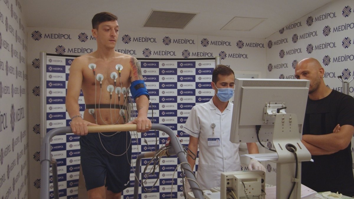 Mesut Özil, sağlık kontrolünden geçirildi