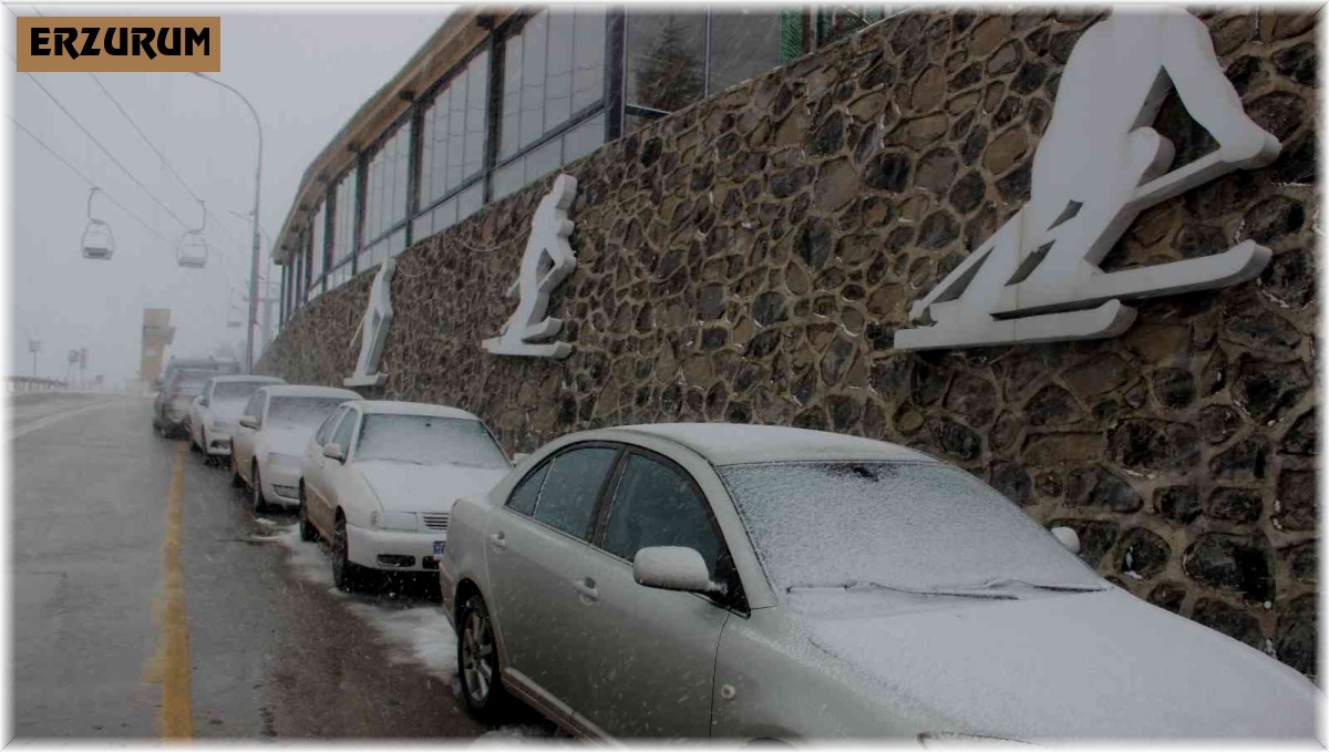Meteoroloji uyarmıştı, beklenen kar yağışı Erzurum'da başladı