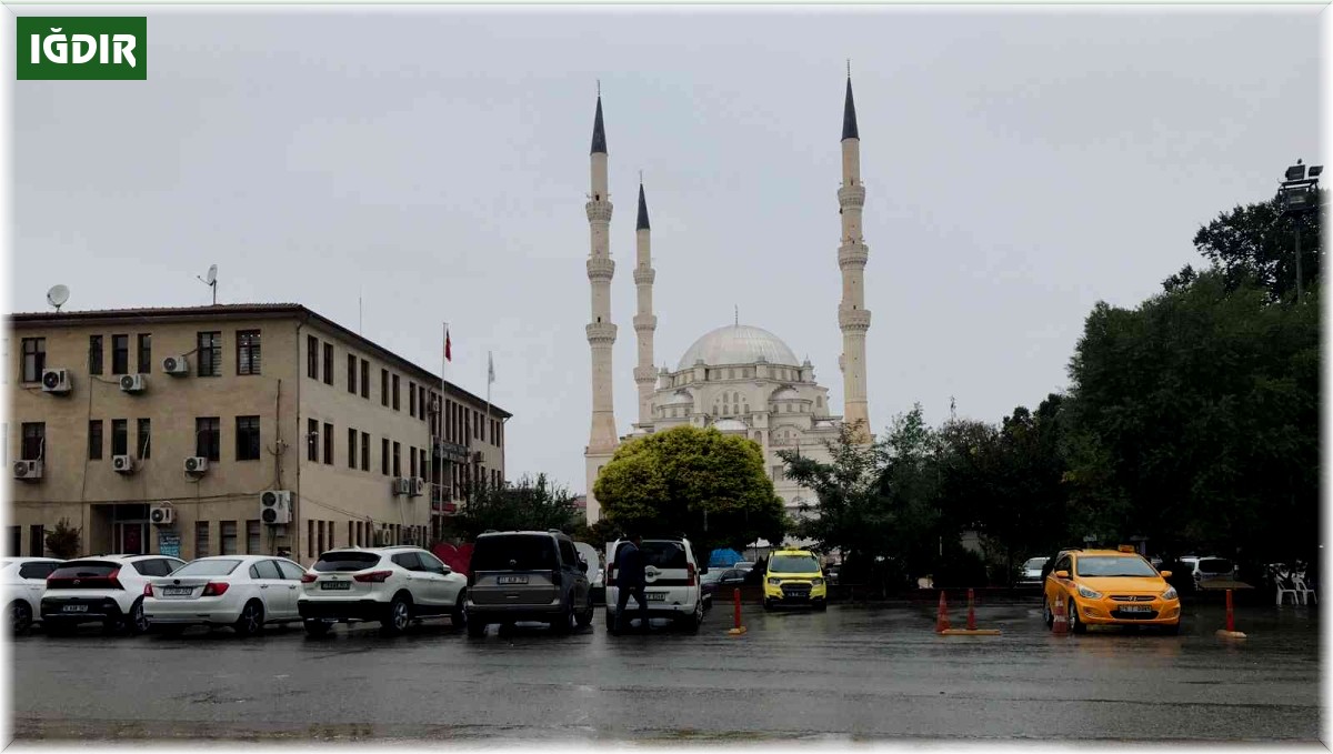 Meteoroloji uyarmıştı, Iğdır'da sağanak yağış başladı