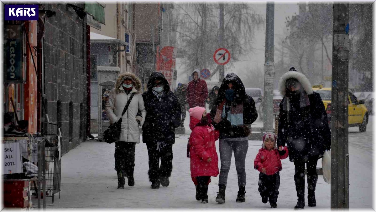 Meteoroloji uyarmıştı, Kars'ta kar yağışı başladı