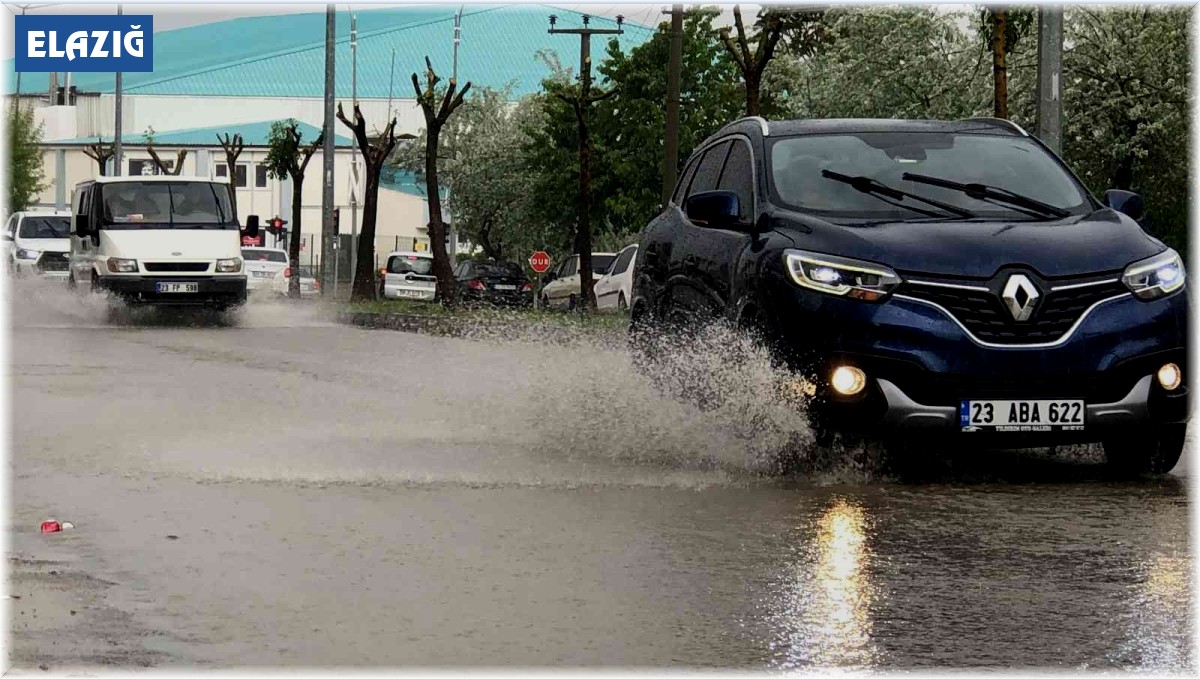 Meteorolojiden kuvvetli sağanak ve rüzgar uyarısı