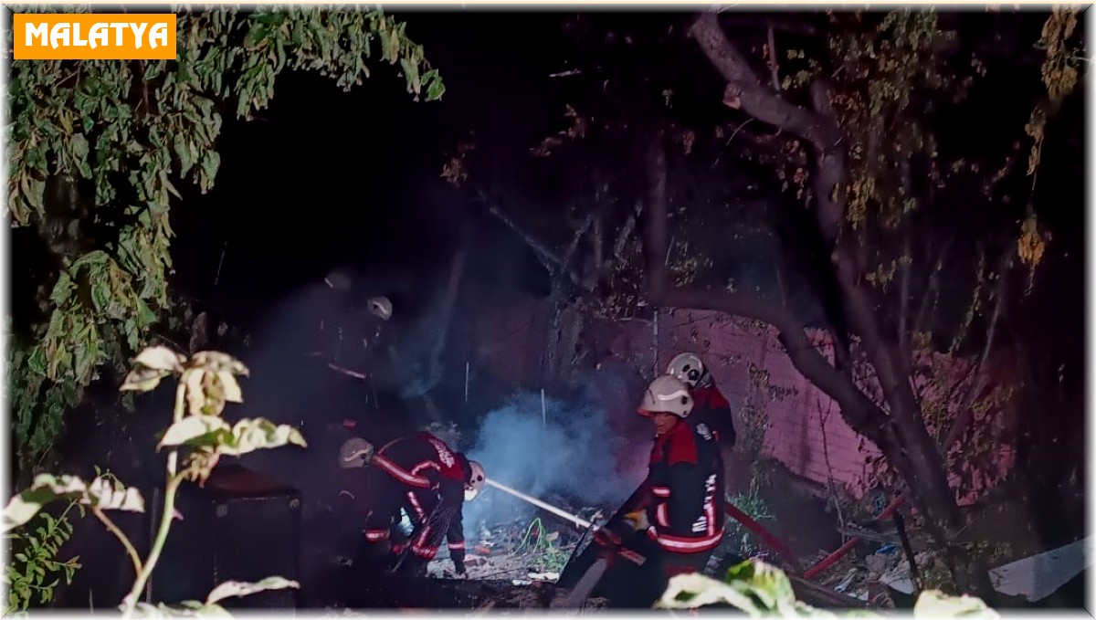 Metruk evde yangın çıktı, art arda patlamalar yaşandı