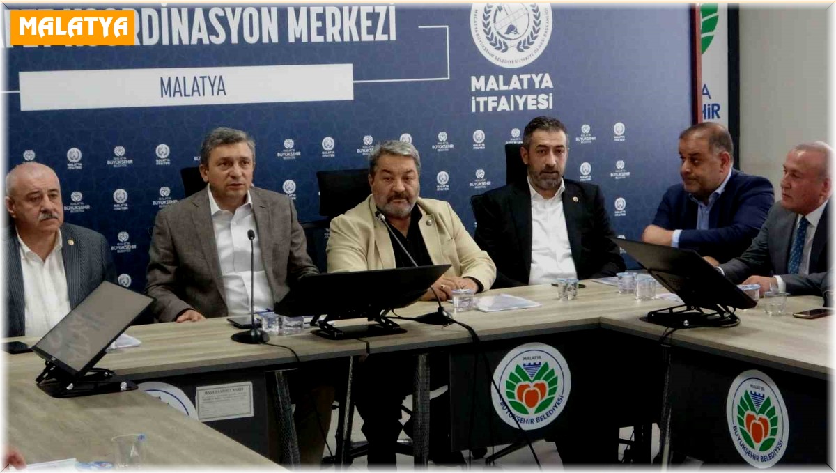 MHP heyeti deprem bölgesi Malatya'da