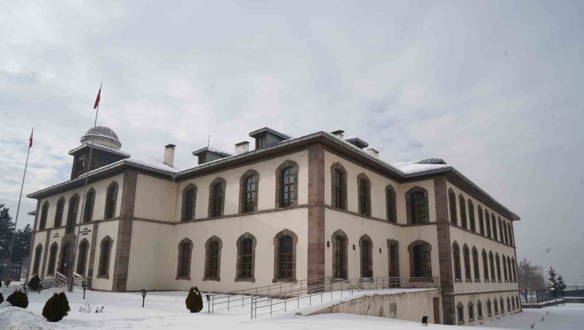 MHP İl Başkanı Yurdagül; "Erzurum kongre binası yıkılmayacak"