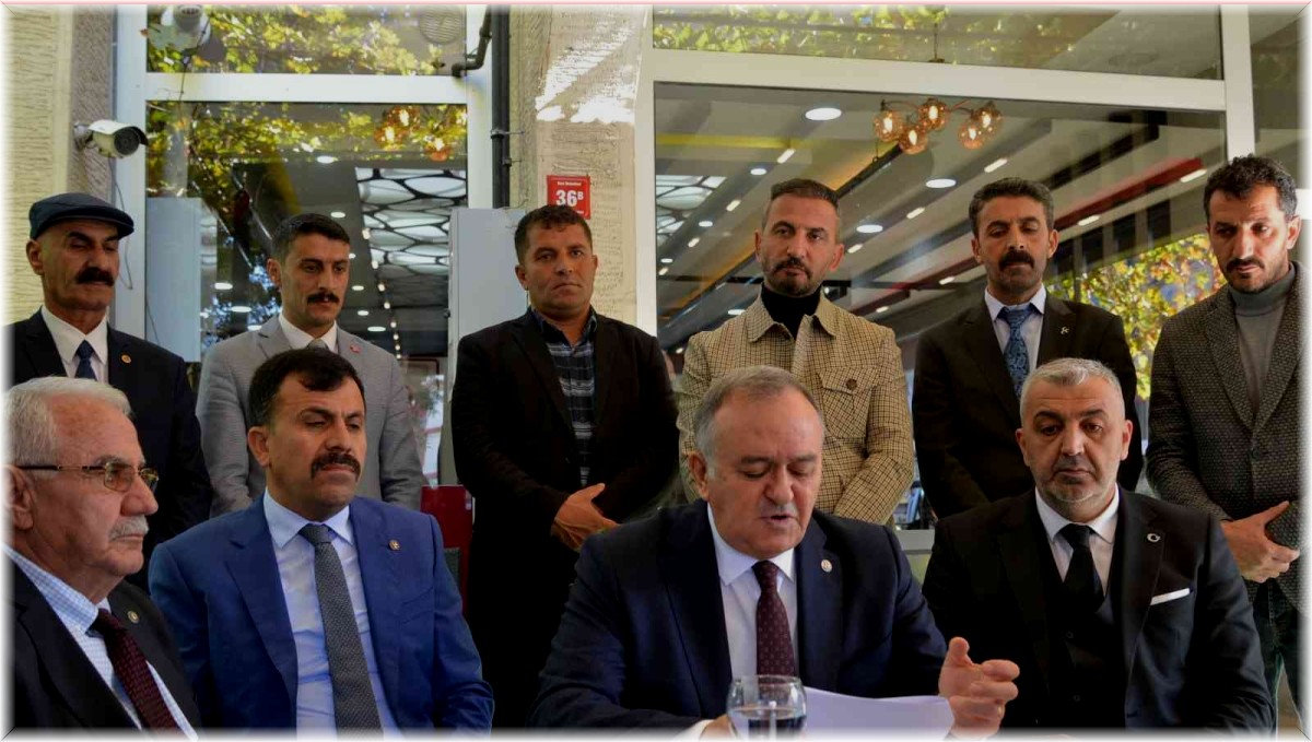 MHP'li Akçay: "Terör, Hakkari'nin 35 yılını heba etmiş"