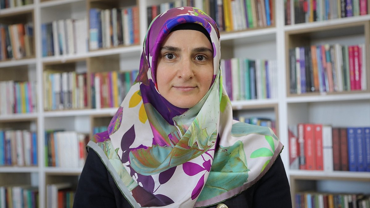 MİLLET İRADESİNE DARBE: 28 ŞUBAT - Mesleğinden istifa etmek zorunda bırakılan Saadet öğretmen 15 yıl sonra göreve döndü