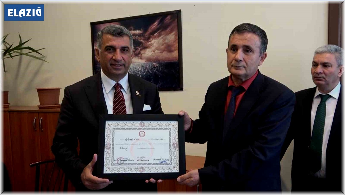 Milletvekili Gürsel Erol mazbatasını aldı