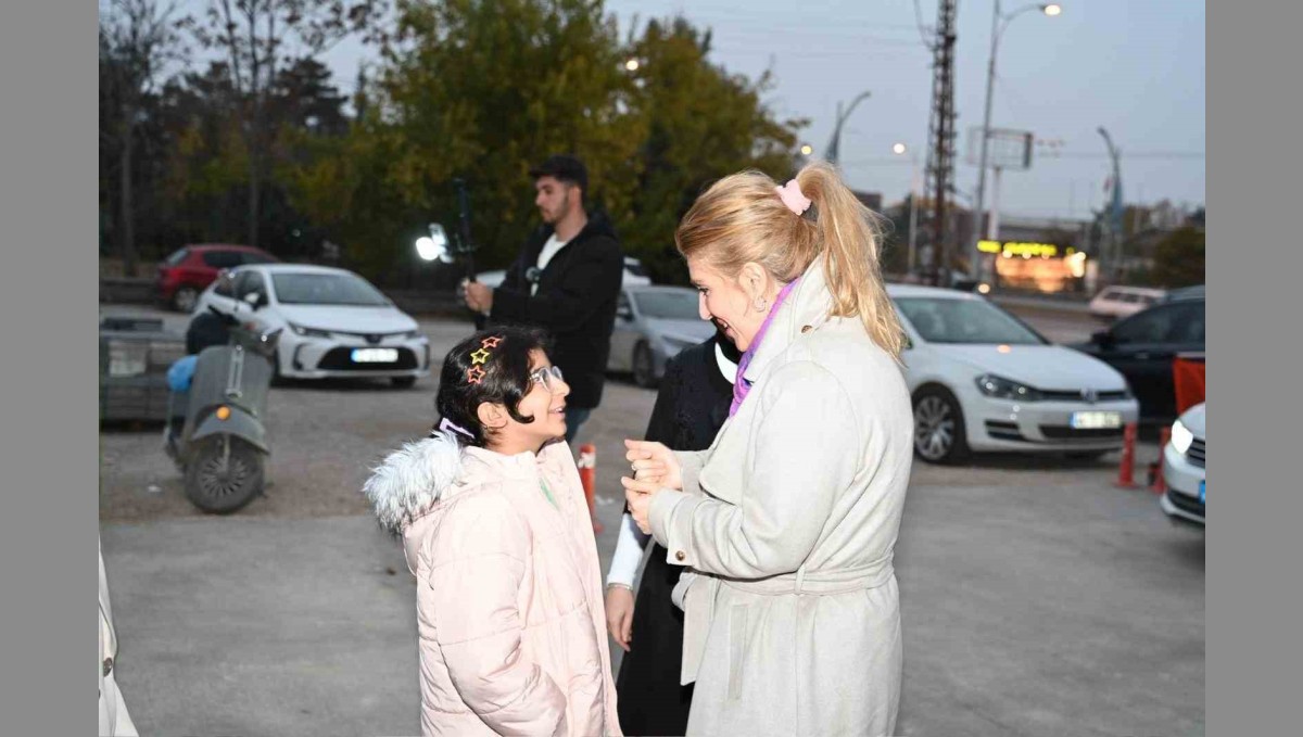 Milletvekili Ölmeztoprak KADEM'i ziyaret etti, deprem sonrası dayanışmayı da değerlendirdi