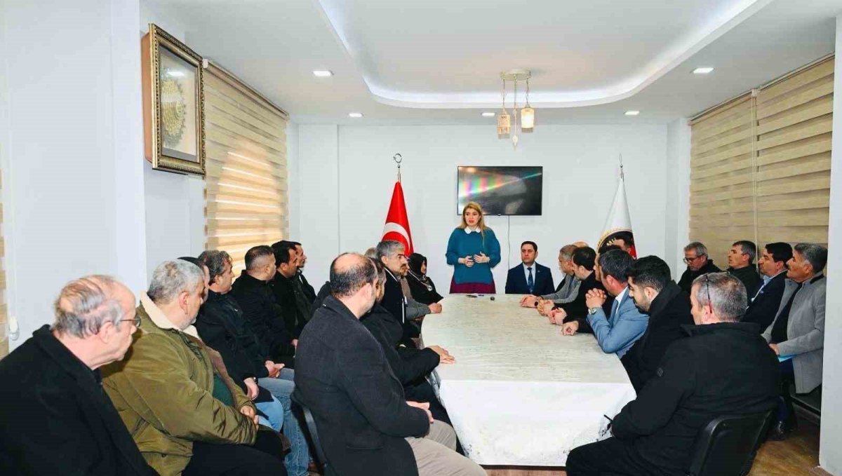 Milletvekili Ölmeztoprak muhtarlarla bir araya geldi