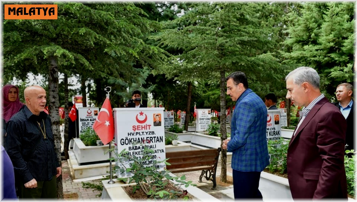 Milletvekili Tüfenkci ile Başkan Çınar'dan şehitlik ziyareti