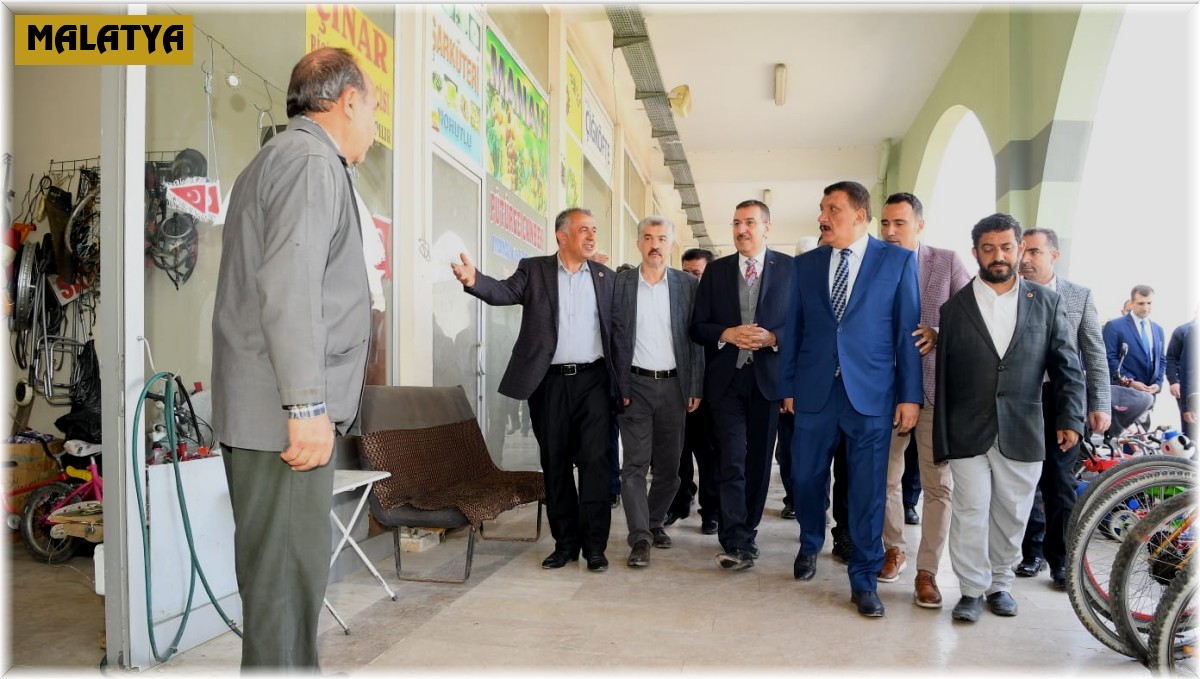 Milletvekili Tüfenkci ve Başkan Gürkan, tellal pazarı alanında incelemelerde bulundu