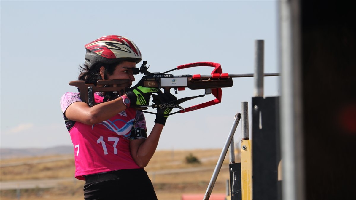 Milli biatloncu Mine Kılıç'ın hedefi Tokyo Olimpiyatları