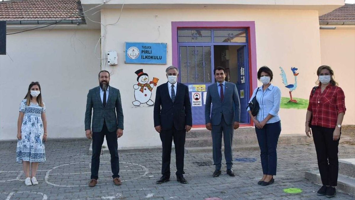 Milli Eğitim Bakanı Selçuk, Iğdır'daki köy öğretmenleriyle telefonda görüntülü görüştü