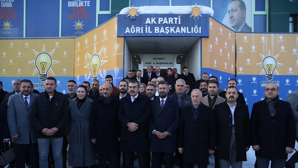 Milli Eğitim Bakanı Tekin, AK Parti Ağrı İl Başkanlığını ziyaret etti