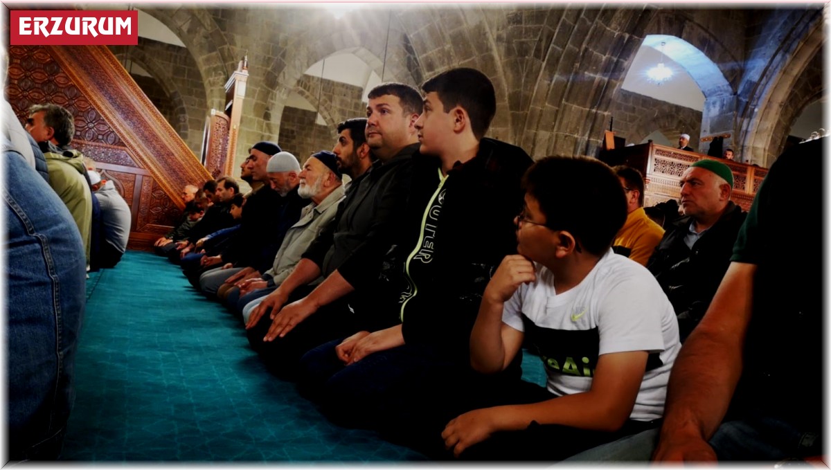 Milli Eğitim Bakanı Tekin Bayram namazını Ulu Camii'nde kıldı